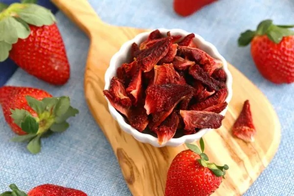 تصویر 2 از قیمت خرید توت فرنگی خشک انجمادی + فروش ویژه